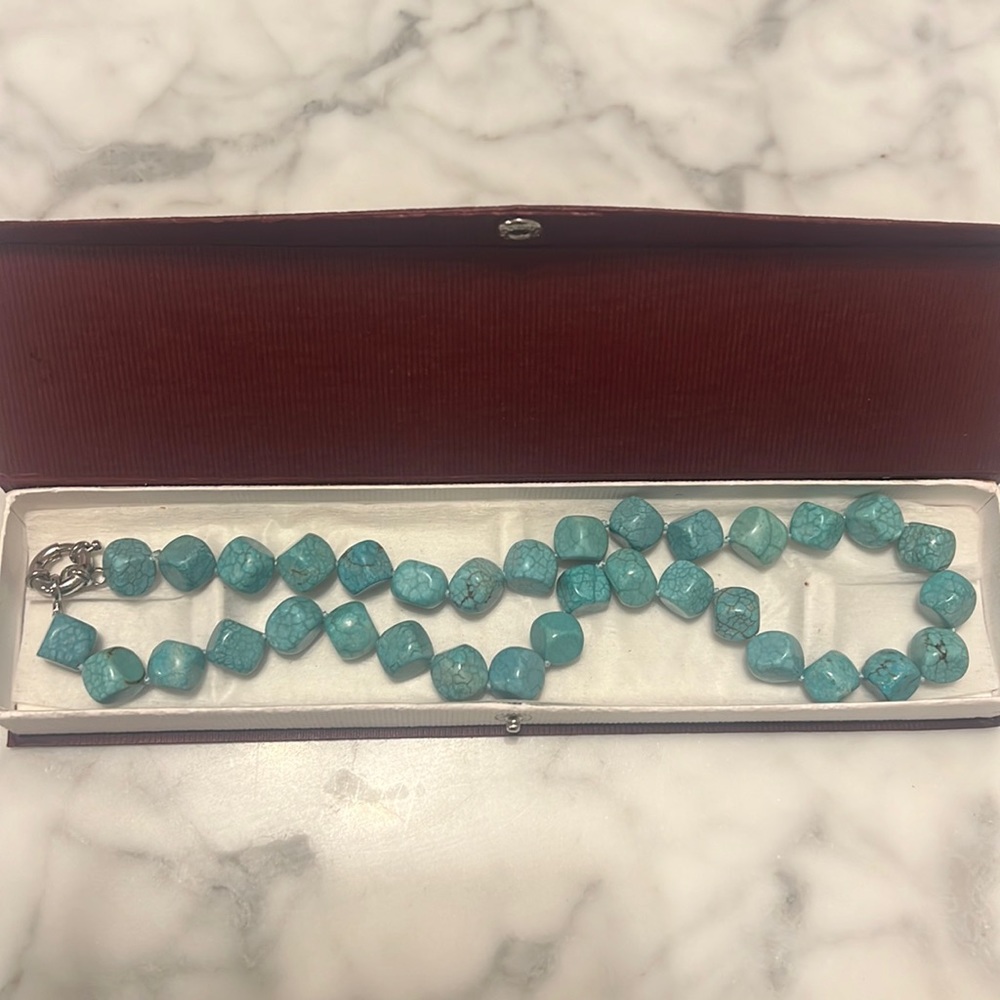 Authentic Alexander Kalifano Native American Necklace with sturdy clasp.